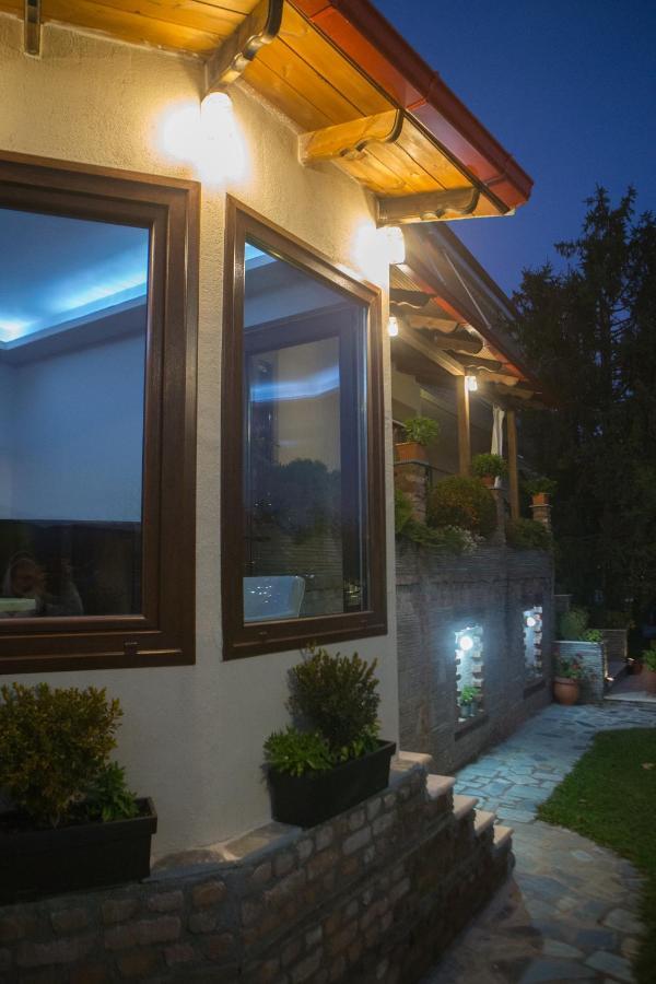 Guesthouse Liogerma Káto Loutrákion 外观 照片